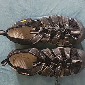 Keen water sandals women's size 9